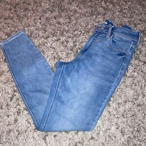 Old Navy Blue Jeans Classic Style rockstar super skinny high rise sz 2